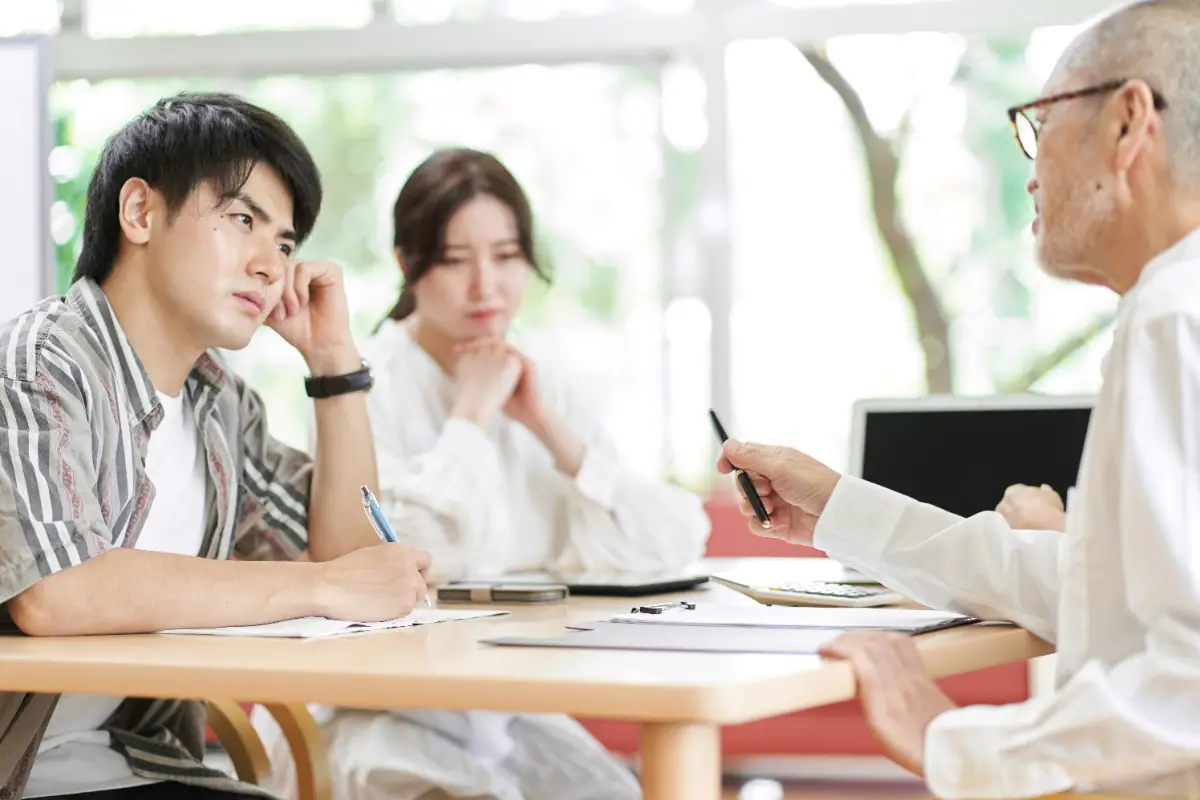 เมื่อลูกไม่ยอมรักษา พ่อแม่สามารถ “บังคับ” พาไปศูนย์บำบัดยาเสพติดได้ไหม?